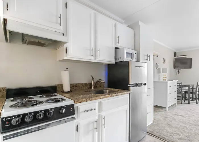 Apartment Cozy Oceanside With Pool And Free Linens *