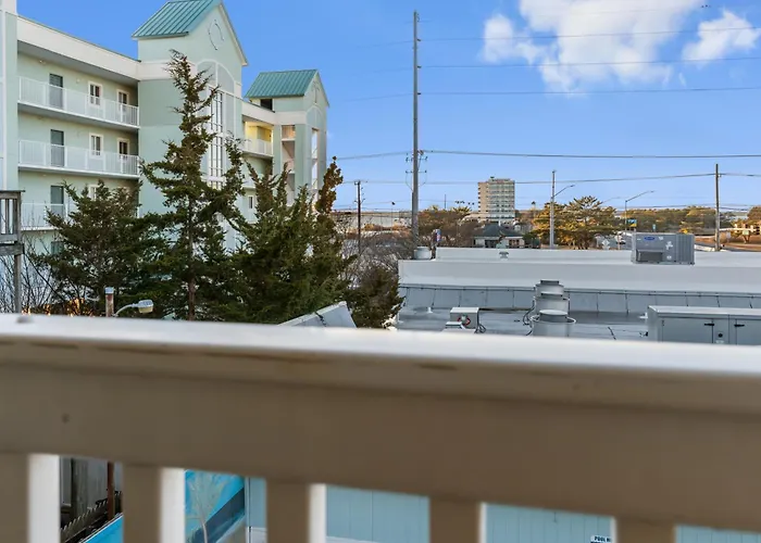 Cozy Oceanside With Pool And Free Linens Apartment Ocean City